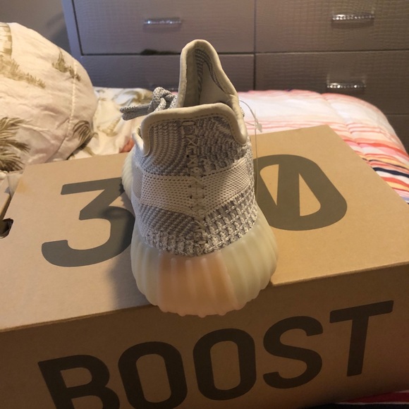 Size 9 men yeezy